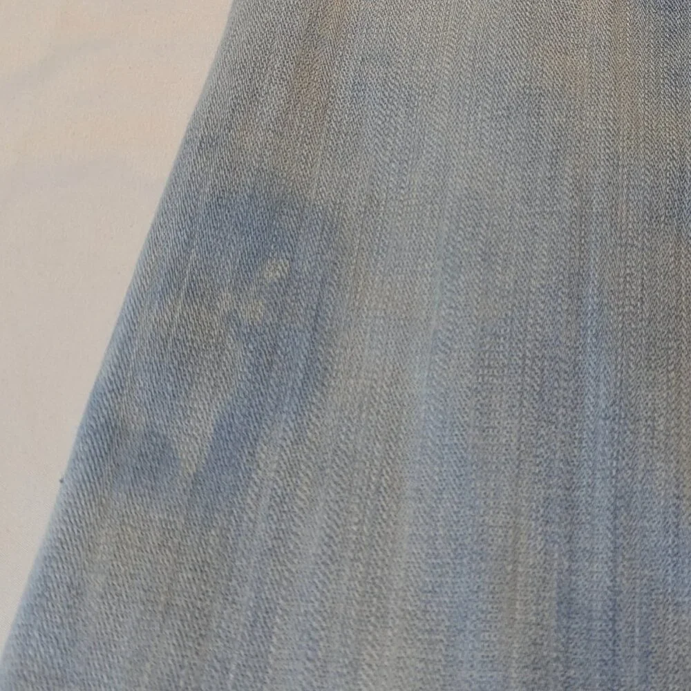 7 For All Mankind Original Bootcut Light Wash Size 26 *Stain? - Picture 3 of 16